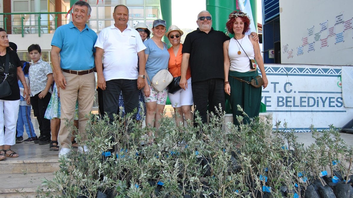 Yasaya tepki için zeytin fidanı dağıttılar