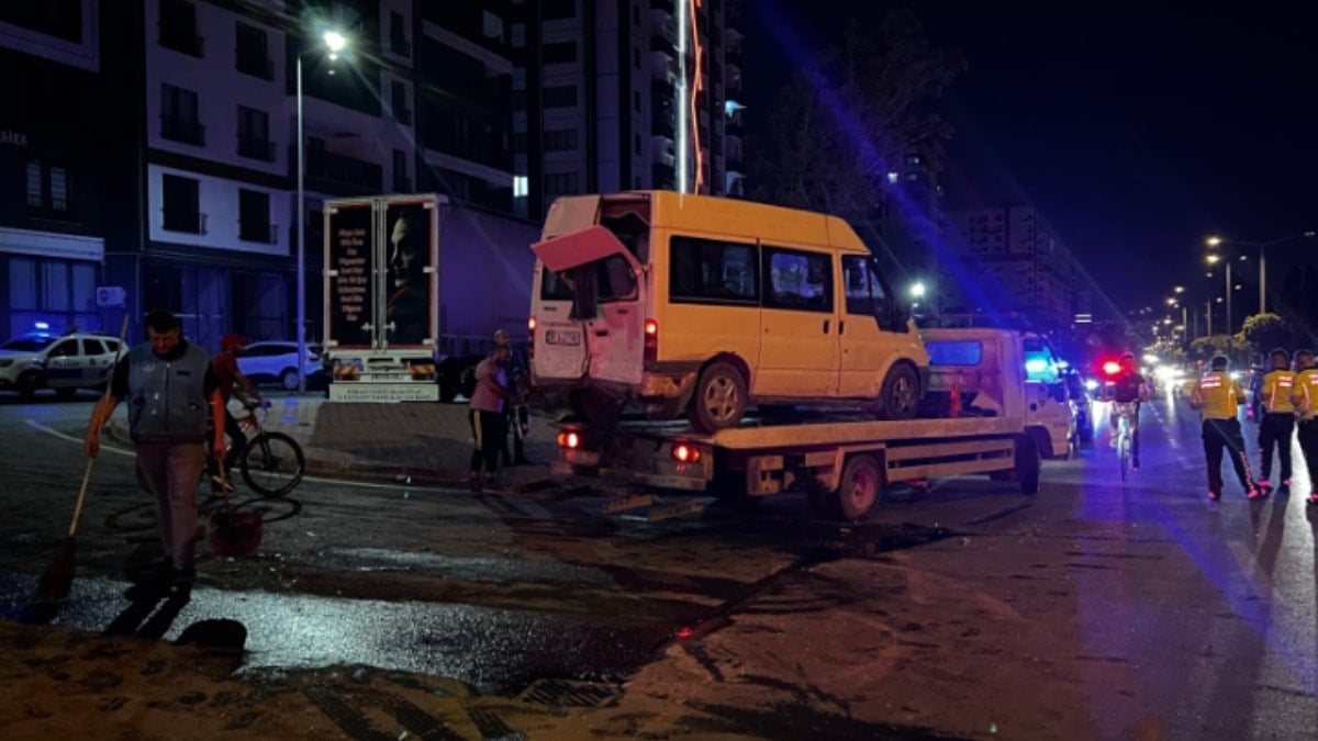 Kayseri’de otomobil ile minibüs çarpıştı: 9 yaralı