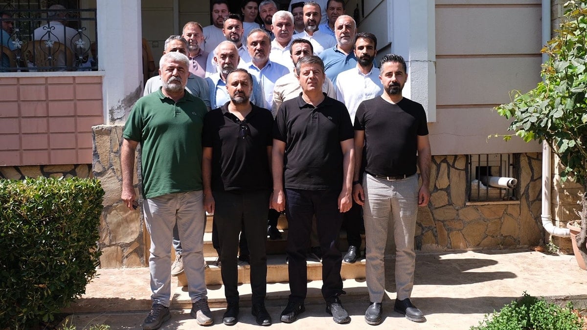 Ev hapsinde grup toplantısı: Başkan Tutdere'den vekillik kararı