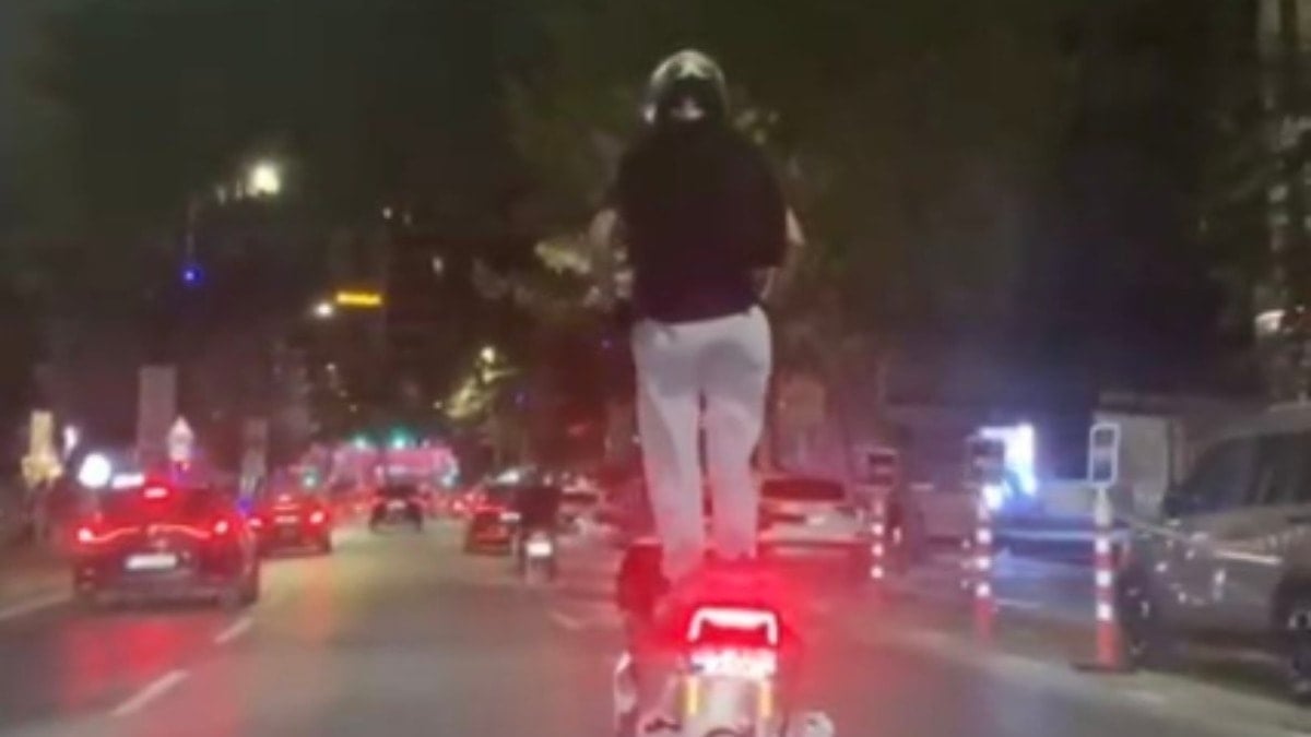 Bağdat Caddesi’nde motosikletliyle tehlike saçtı