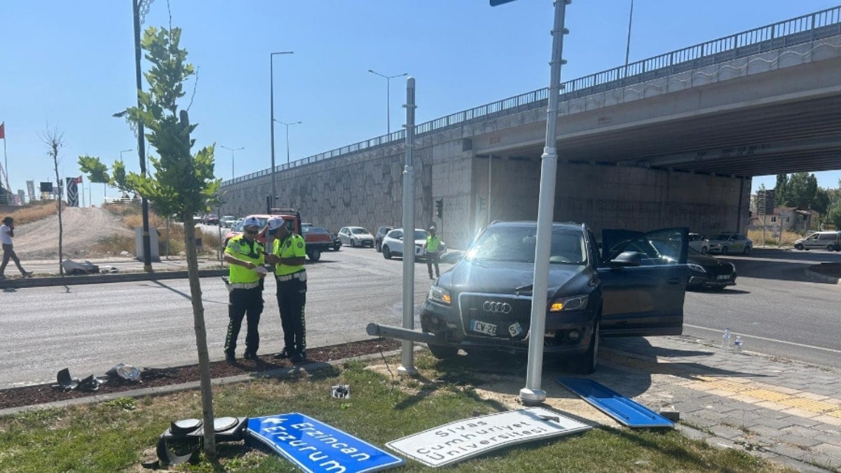 Sivas'ta cip ile otomobil çarpıştı: 4 yaralı