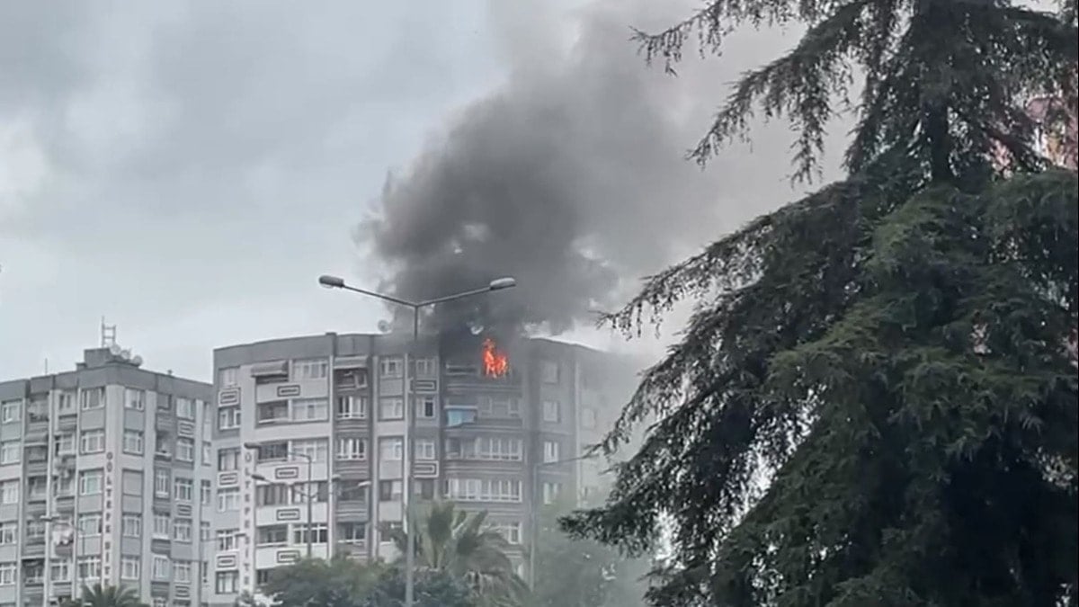 Samsun'da yangın çıkan daire küle döndü