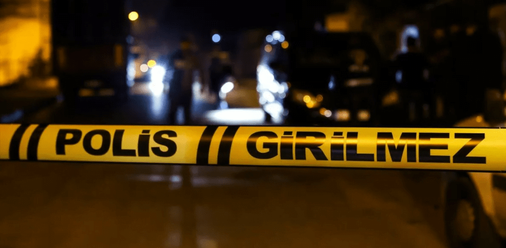 Bıçaklı kavga can aldı: 2 kişi de yaralandı