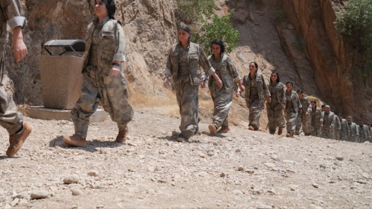 Son dakika... Terör örgütü PKK'lı ilk grup silah bıraktı! İlk görüntüler geldi