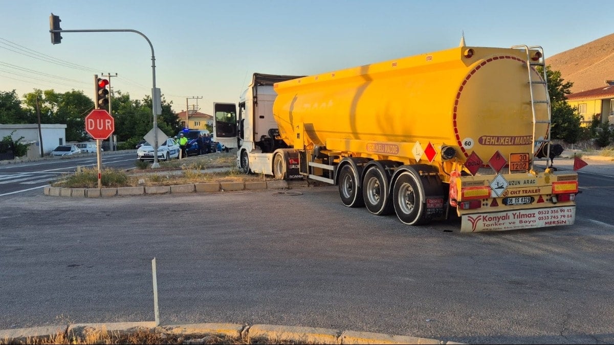 Akaryakıt tankeri ile motosiklet çarpıştı: 1 ölü