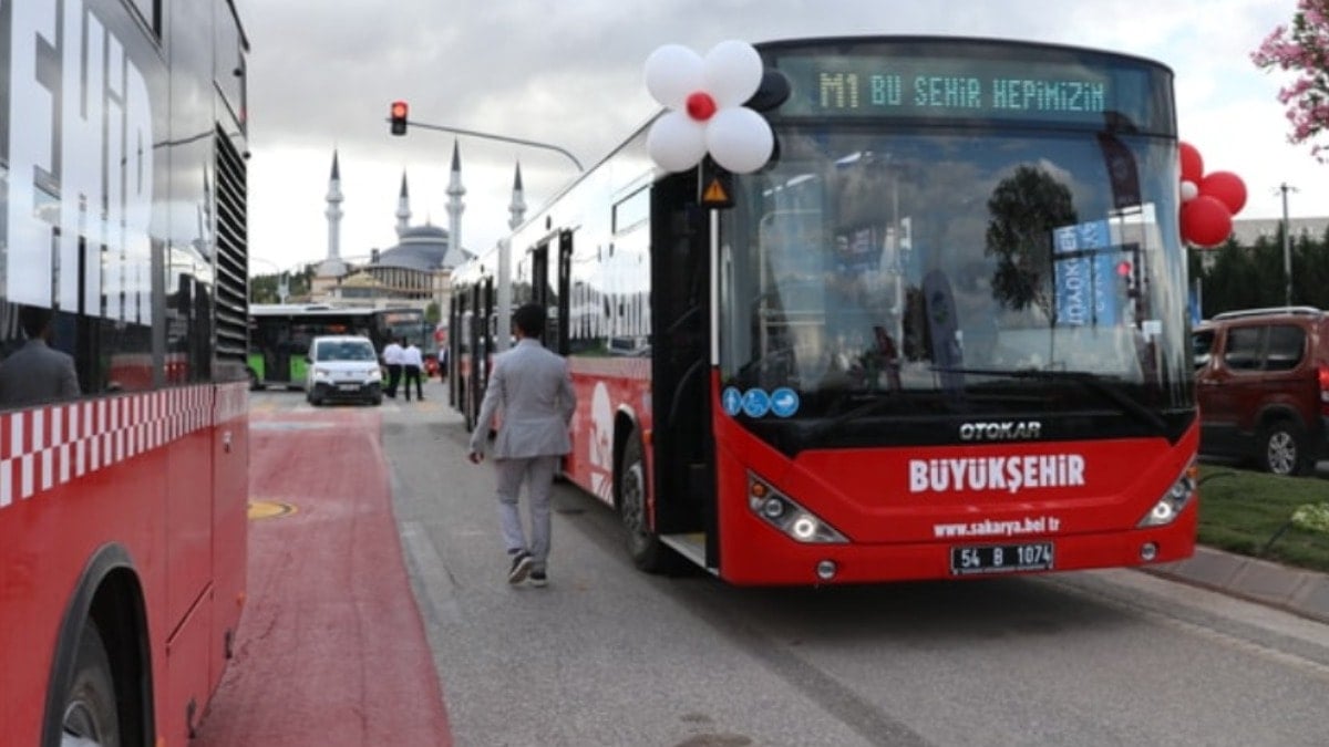 Metrobüs bir şehirde daha hizmete başladı: 2 ay ücretsiz olacak