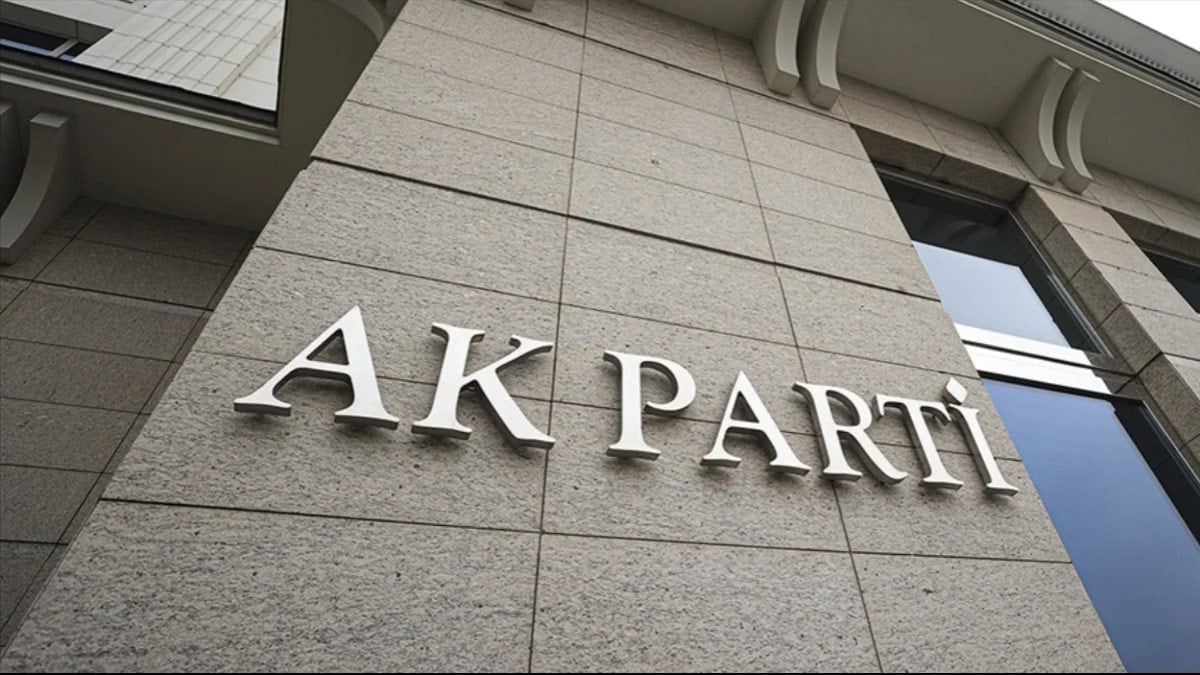 AKP’li Meclis üyesi de Cumhuriyet'e kin kustu