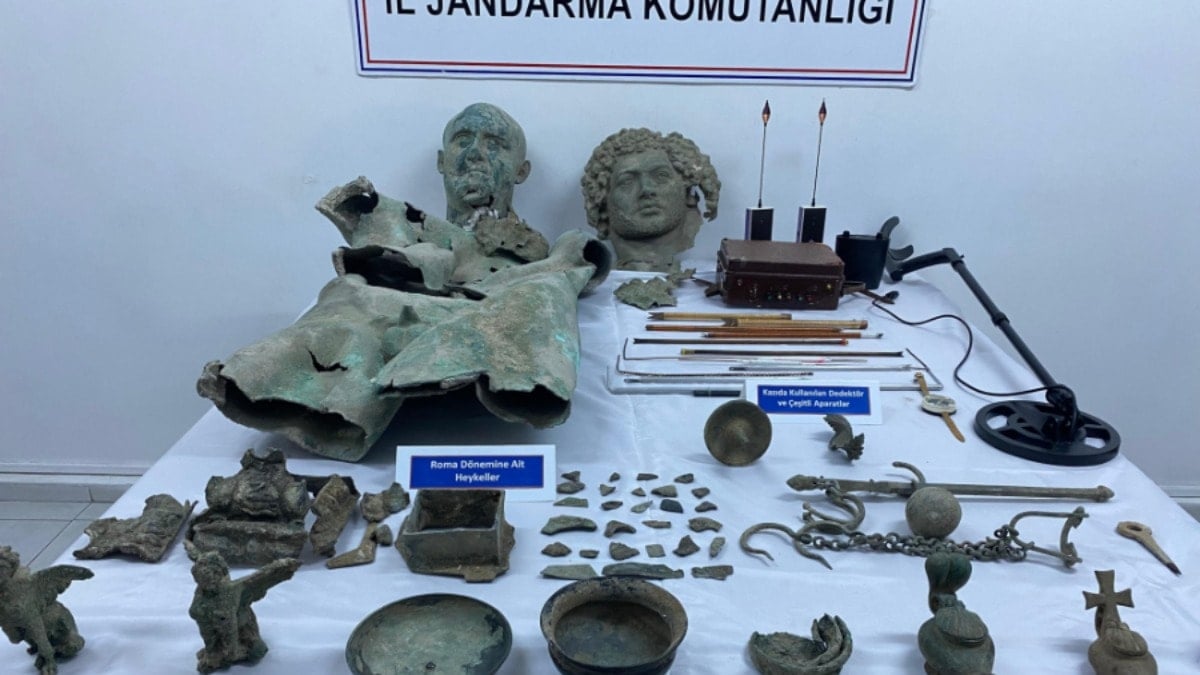 Bayburt’ta nefes kesen operasyon: Yüzden fazla tarihi eser ele geçirildi