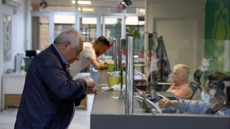 Milyonlar geçim kredisi peşinde