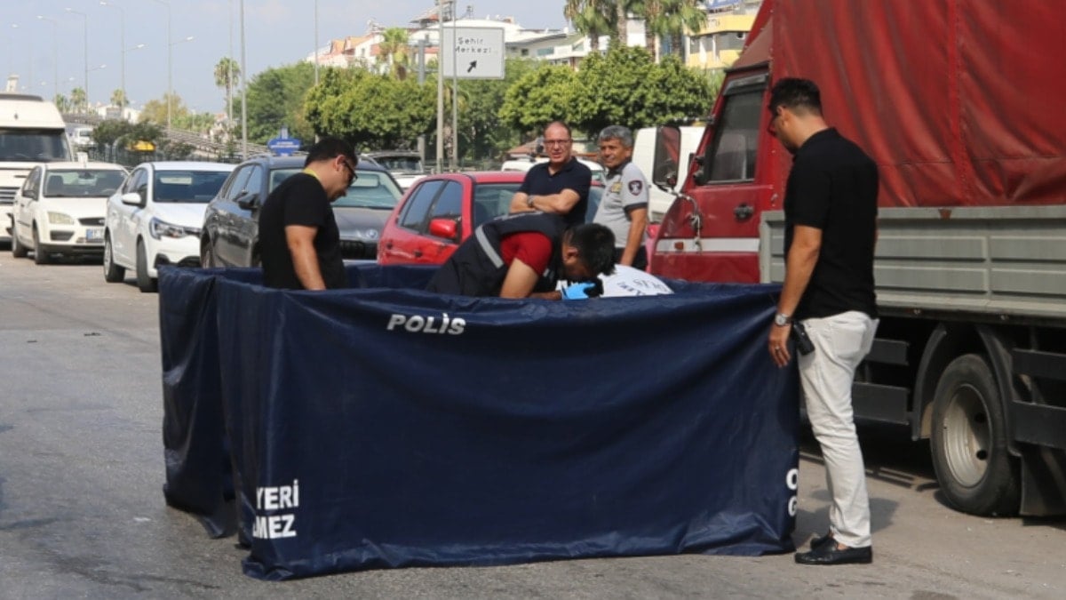 Yaşlı adamın cesedi aracında bulundu