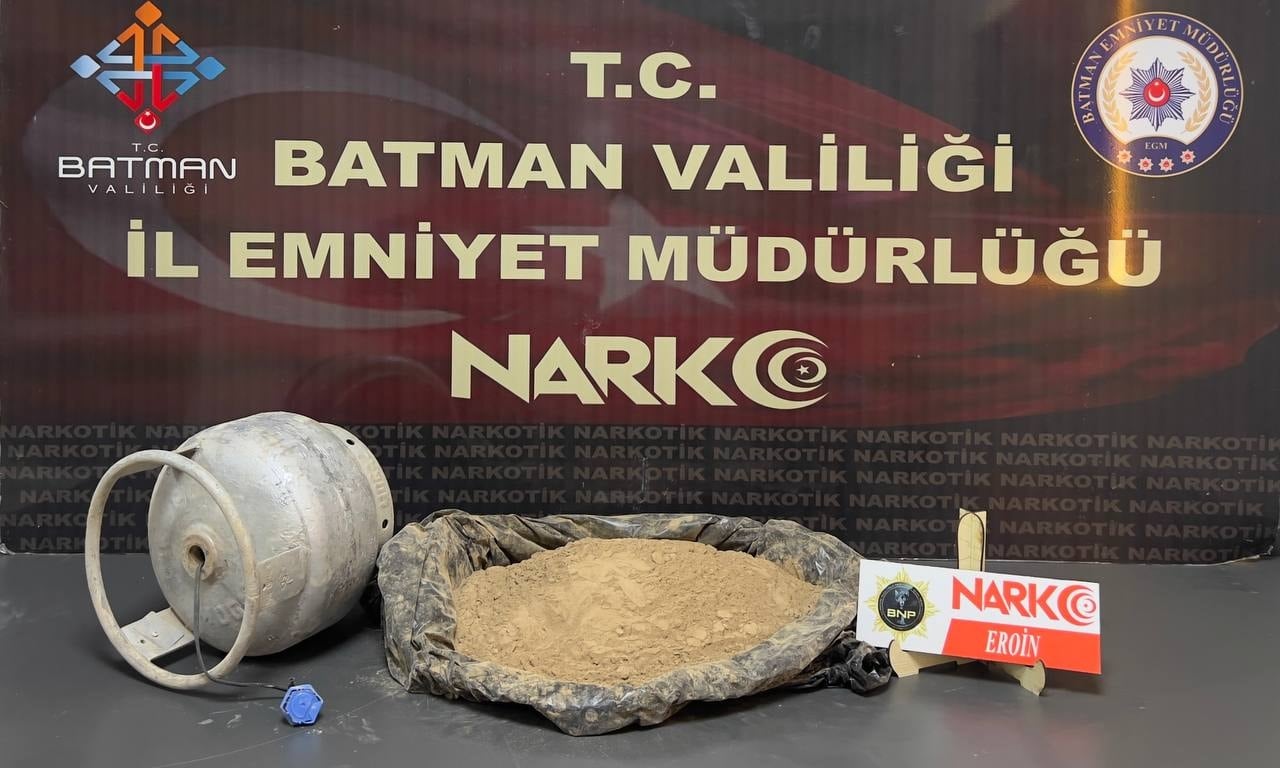 Piknik tüpünün içine eroin saklamış!