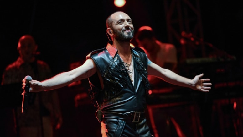 Ünlü sanatçı Covid'e yakalandı, konserlerini erteledi