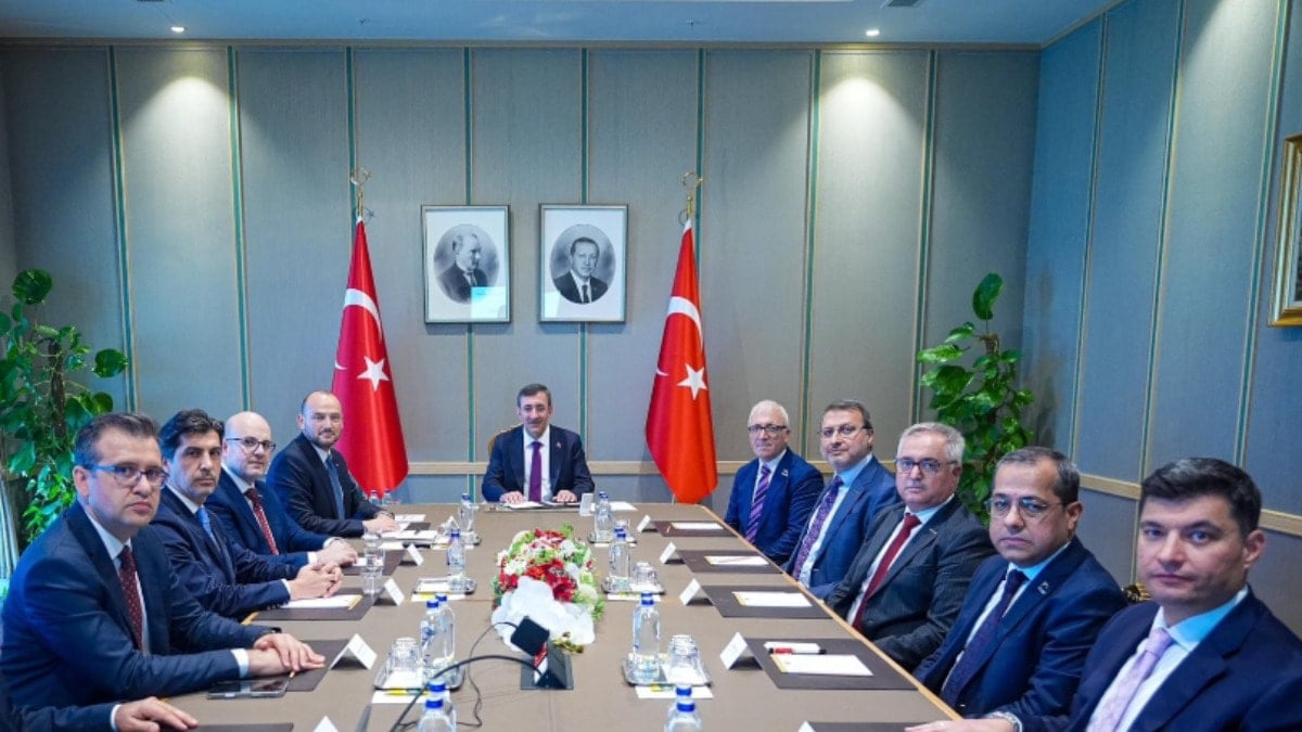 Cevdet Yılmaz, MÜSİAD yönetimiyle bir araya geldi