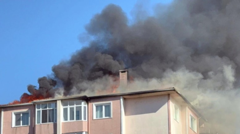 Tekirdağ'da 8 katlı apartmanda yangın paniği