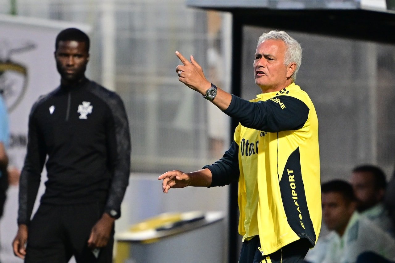 Mourinho'dan yeni polemik! Sözleri taraftarı ikiye böldü