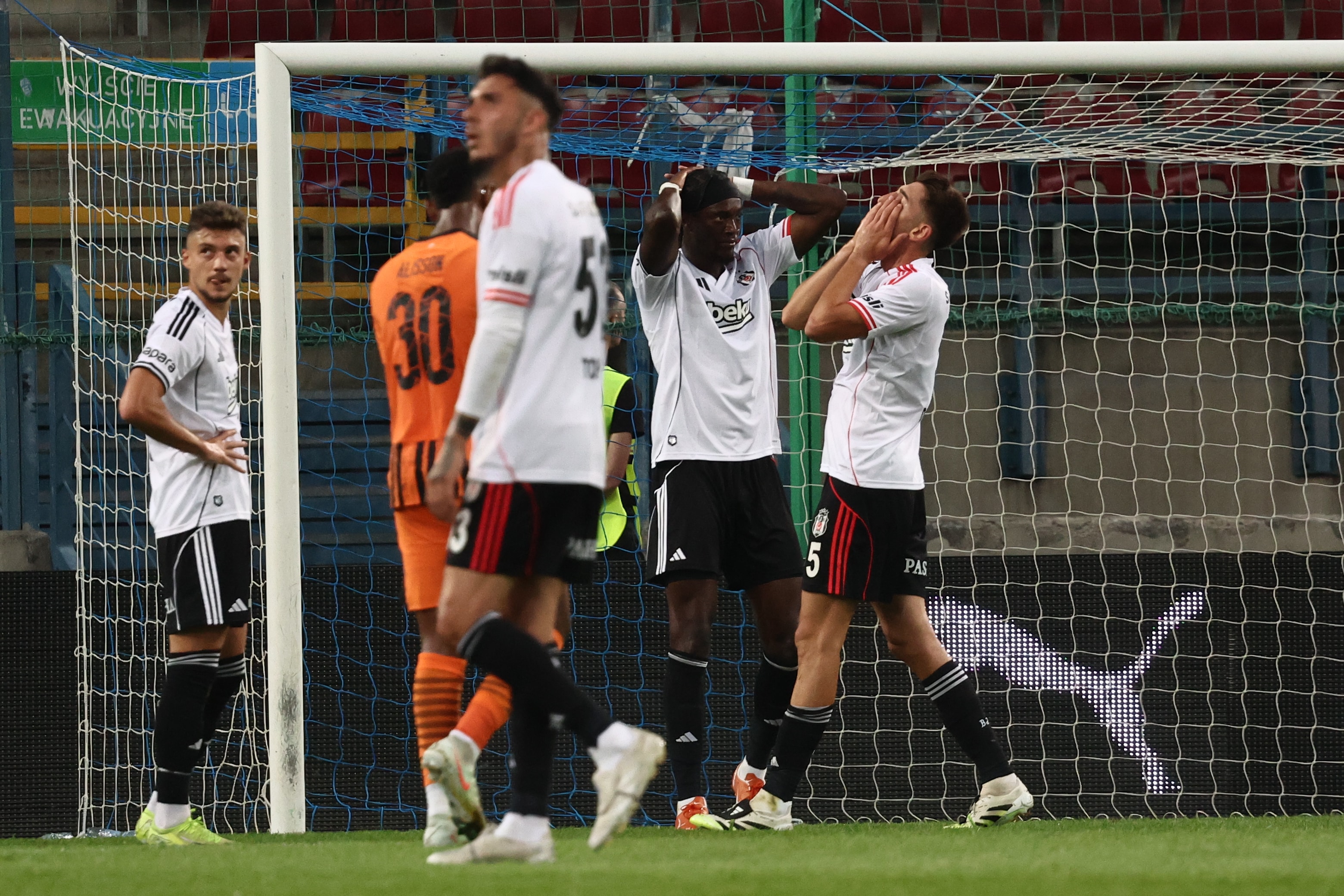 Shakhtar Donetsk'e elenen Beşiktaş'ın Avrupa Ligi macerası sona erdi