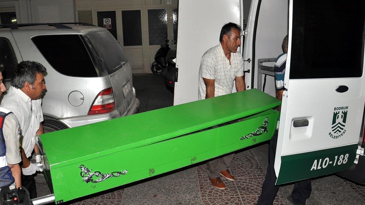 Denizde fenalaşan gazeteci yaşamını yitirdi