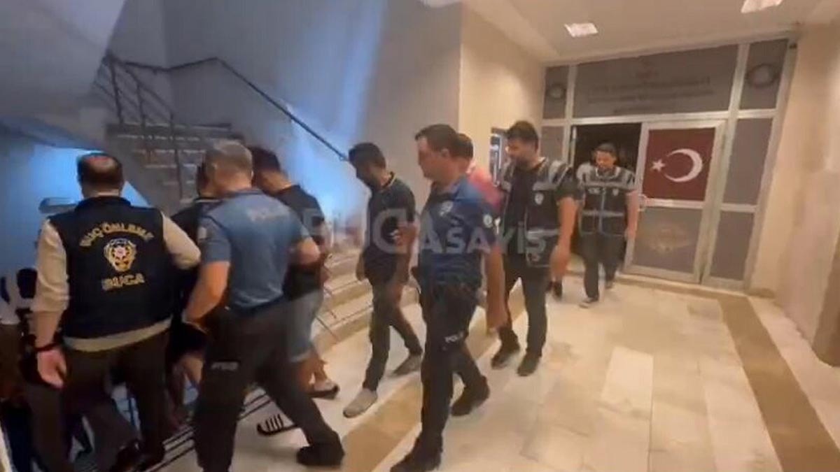 Gemi Kaptanlığı vaadiyle dolandırıldılar, şüphelileri alıkoydular
