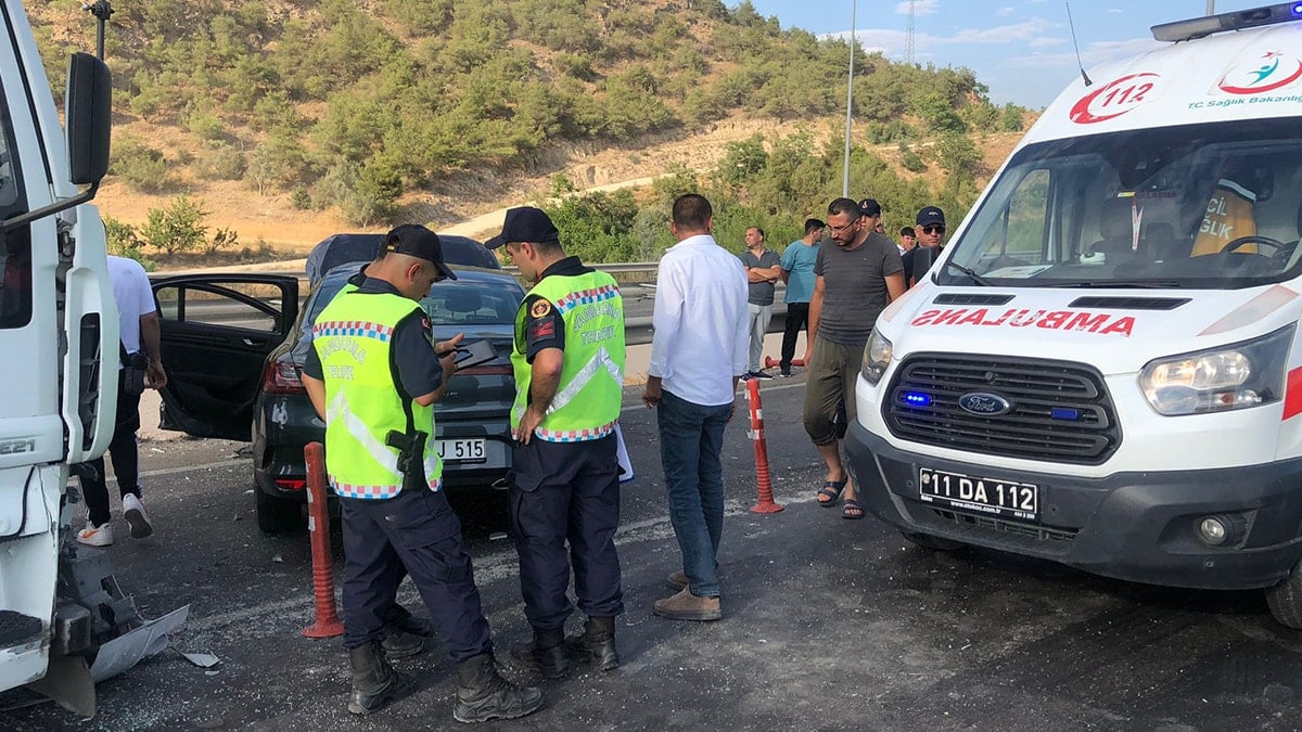 Sakarya'da kaza: Belediye başkanı ve 3 kişi yaralandı