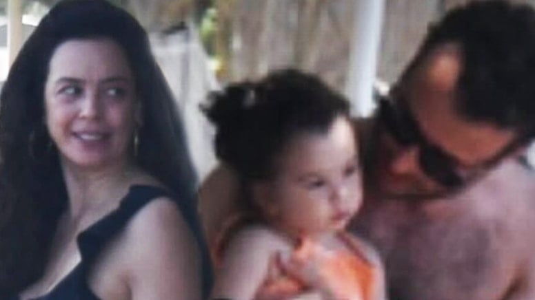 Azra Akın'ın kızı Arya'yı görenler şaşırdı: Resmen ikizi