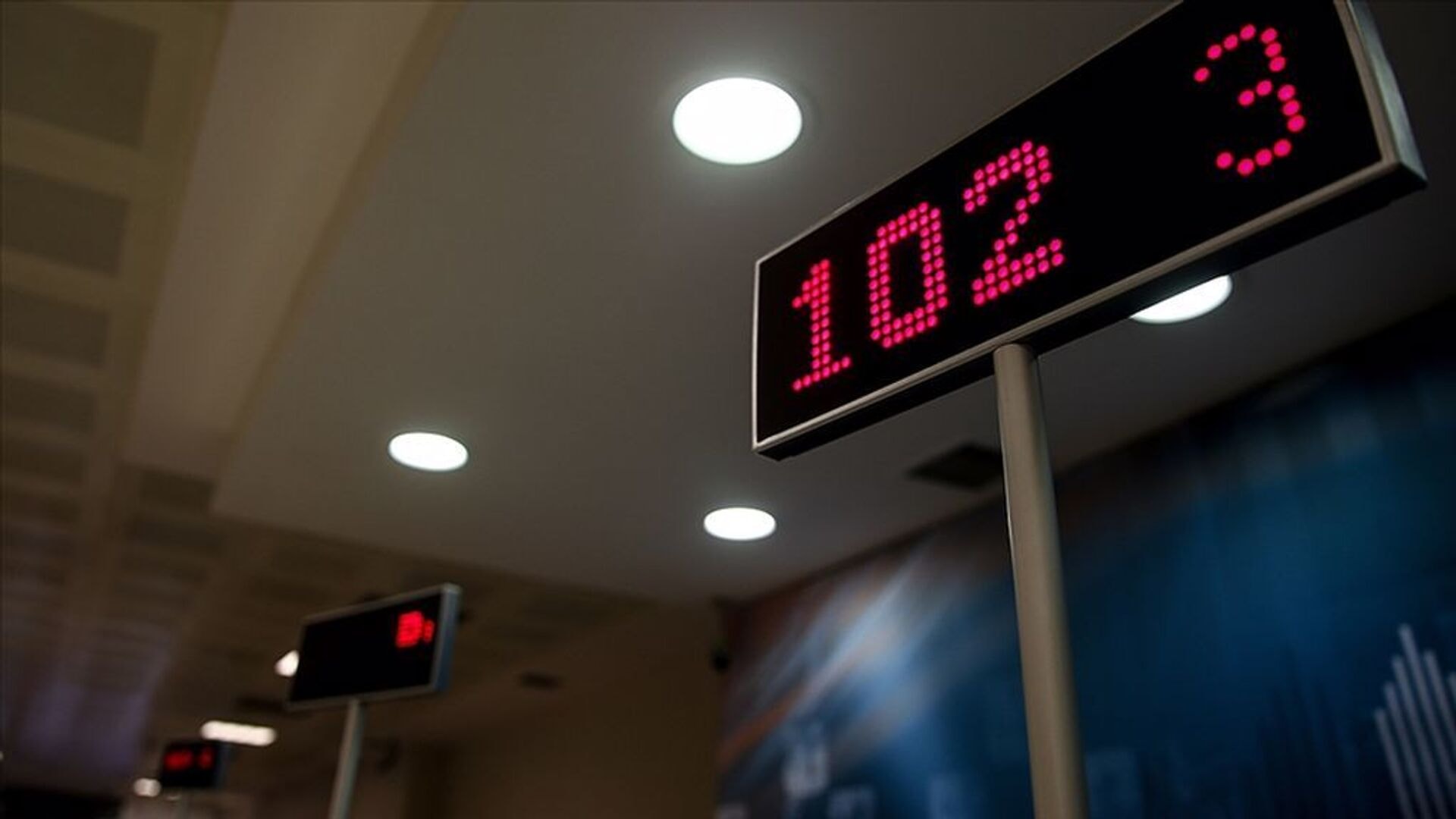 Türkiye'de faaliyet gösteren dev banka işleme kapatılacak