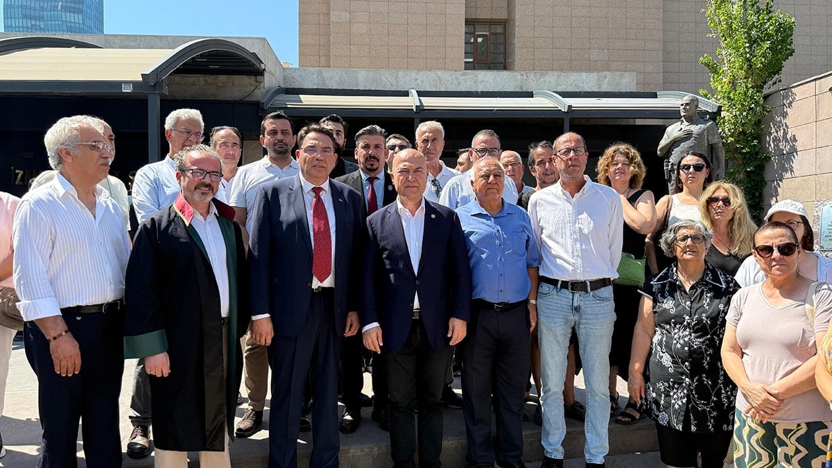Teğmenleri savunan Yankı Bağcıoğlu hakim karşısına çıktı