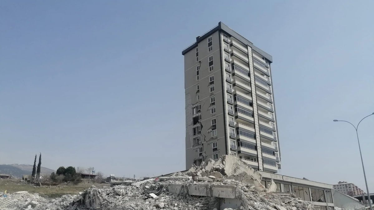 Deprem davasında AKP'li müteahhide kötü haber