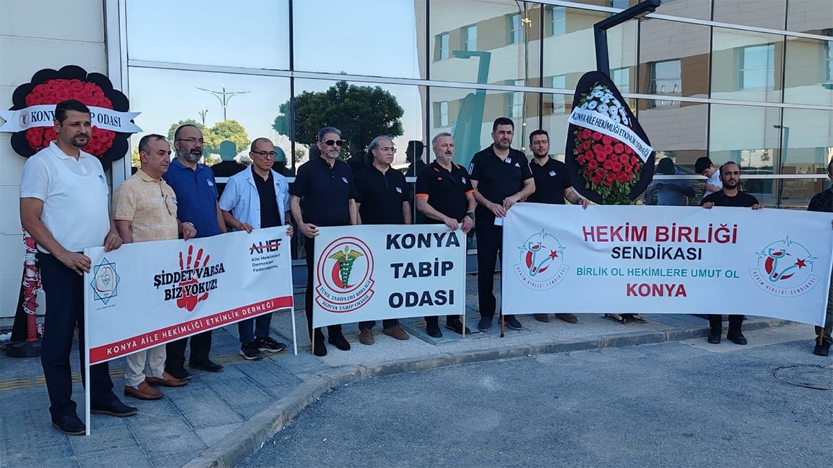 Görevi yaptığı hastanede öldürülen doktor için anma
