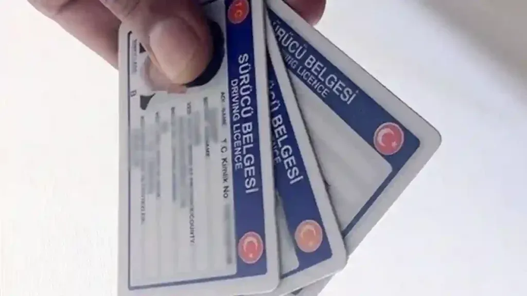 Eski ehliyetinizi yenilemek için geri sayım başladı: 1 Ağustos’tan sonra 7.438 TL ceza kapıda!