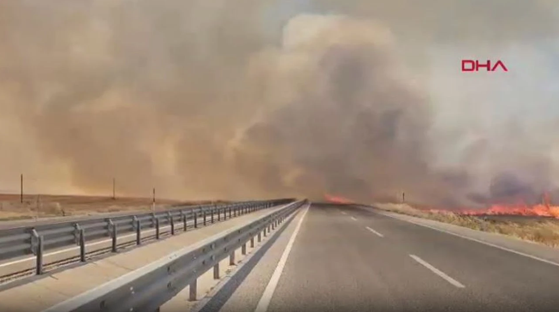 Edirne kara yolunu alevler kapattı!