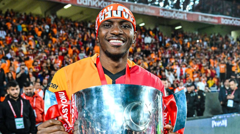 Galatasaray Osimhen'i bitirmek için yola çıktı