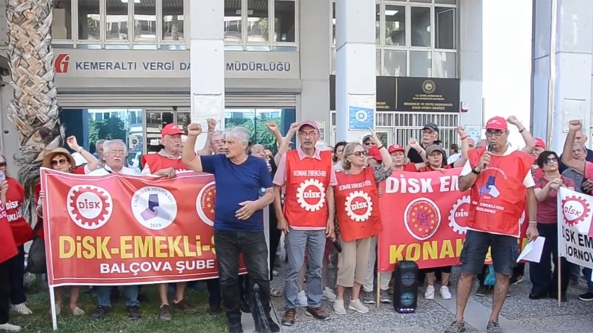 SGK önünde toplanan emeklilerden maaş isyanı