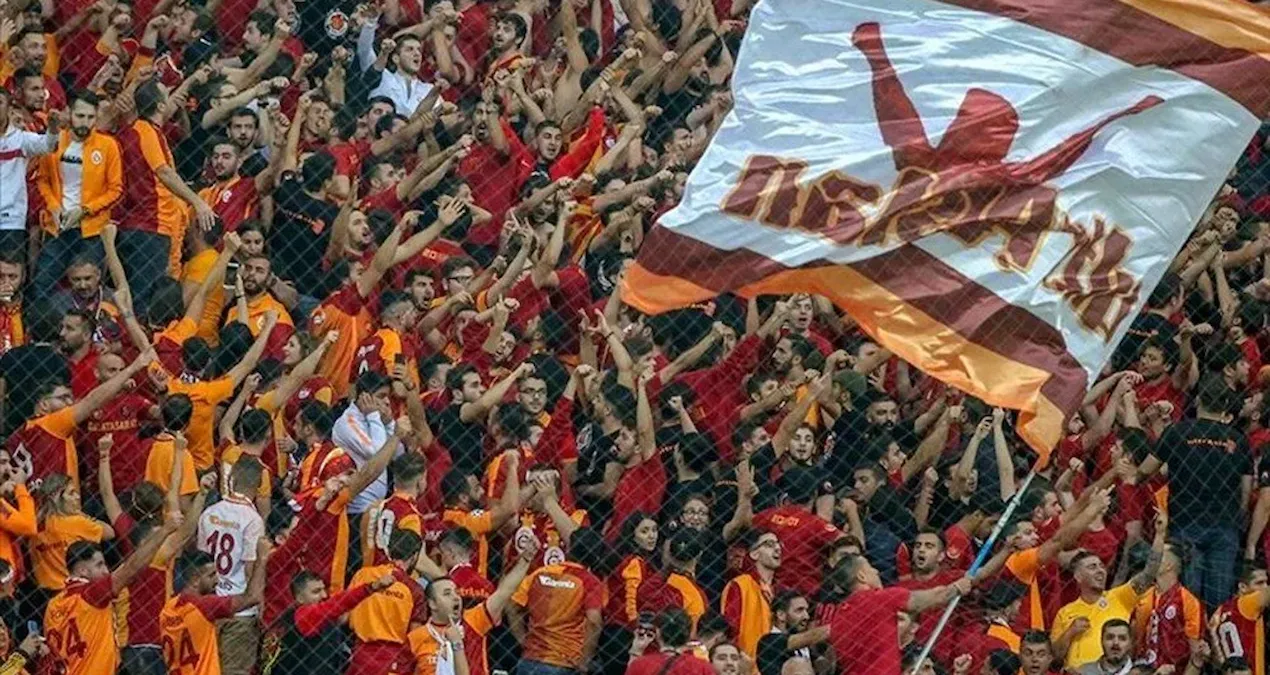 Galatasaray taraftarı 8 aydır bu görüntüyü bekliyordu, sevince boğuldu thumbnail