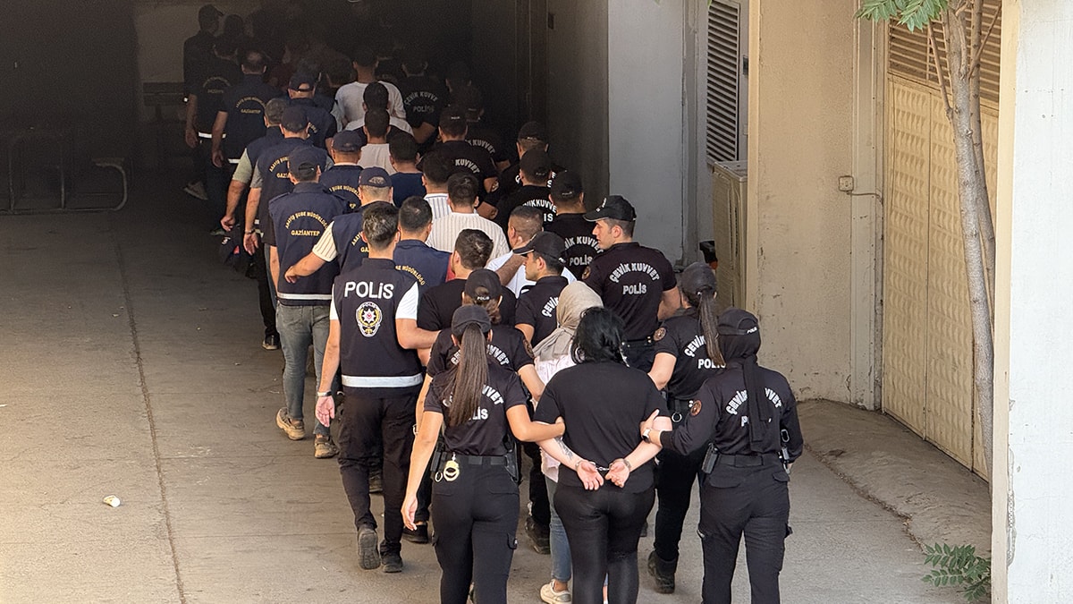 Kenti birbirine katmışlardı: 15 kişi yakalandı