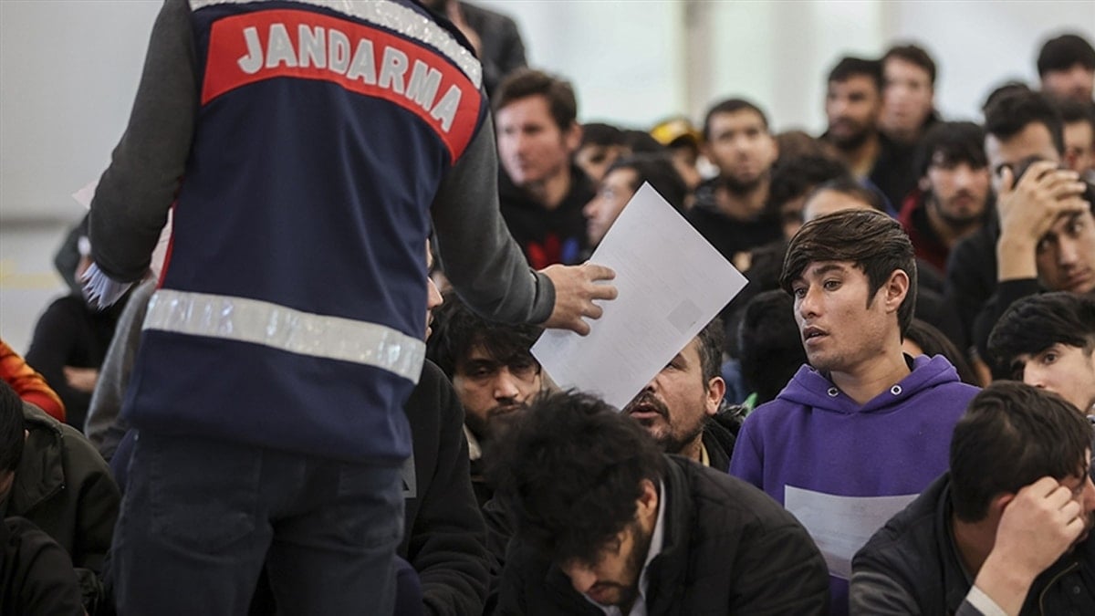 572 düzensiz göçmen yakalandı
