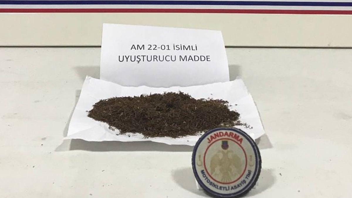 Jandarmadan kaçan şüphelide uyuşturucu bulundu