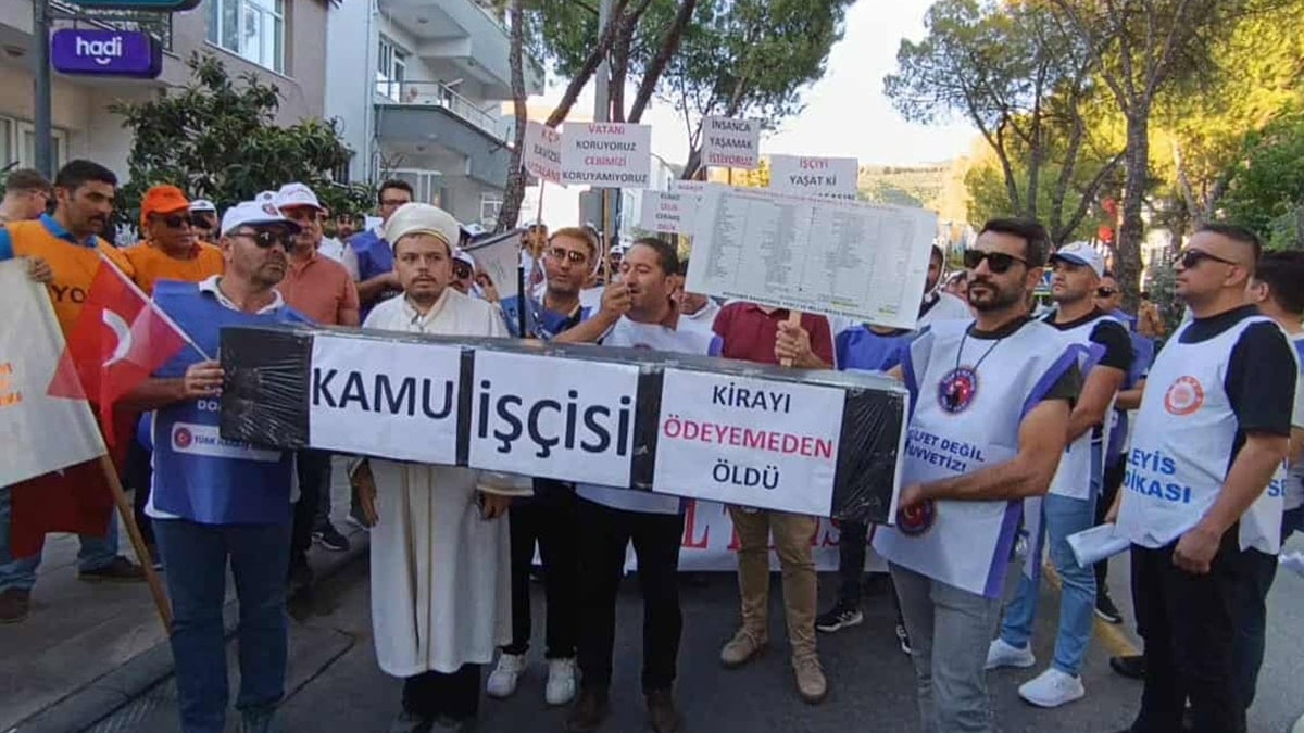 AKP il başkanlığı önünde imamlı tabutlu eylem