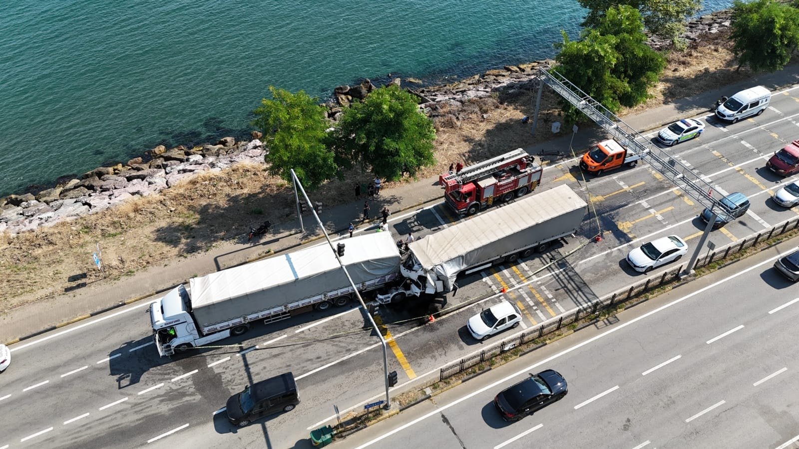 Karadeniz Sahil Yolu’nda zincirleme kaza can aldı