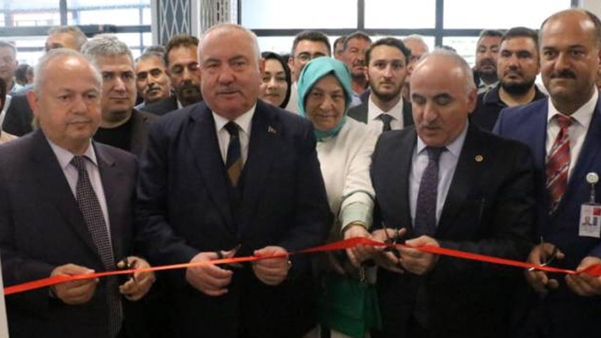 Hastanedeki MR'ı AKP'li milletvekili kırmızı kurdele keserek açtı