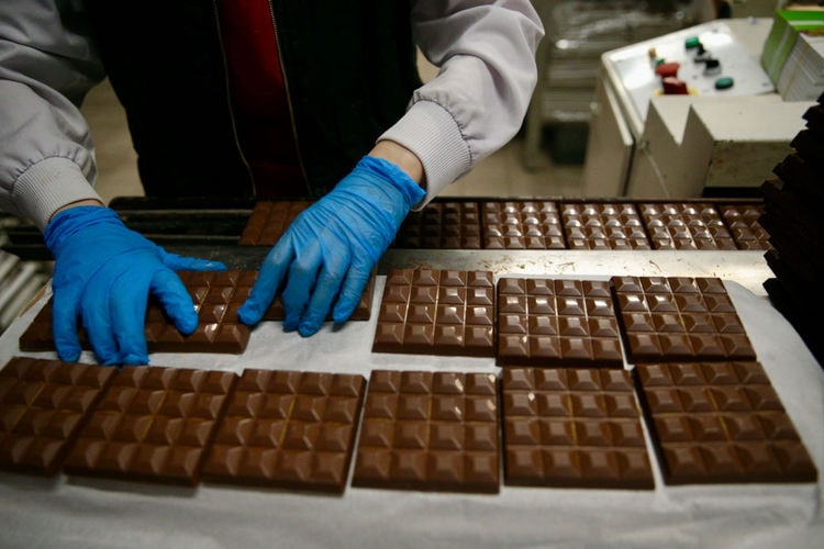 �lker'in orta��yd�! �ikolata devi iflas�n e�i�inde