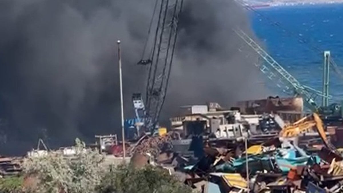 Bir bu eksikti: Sökümü yapılan zehir gemisinde yangın çıktı