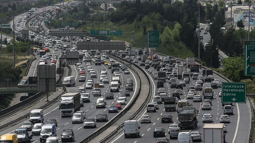 Bakan Yerlikaya açıkladı: Trafik hız levhaları yeniden düzenleniyor