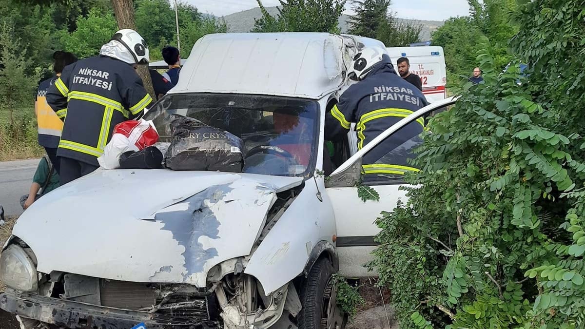 Tokat'ta kaza: 4 kişi yaralandı