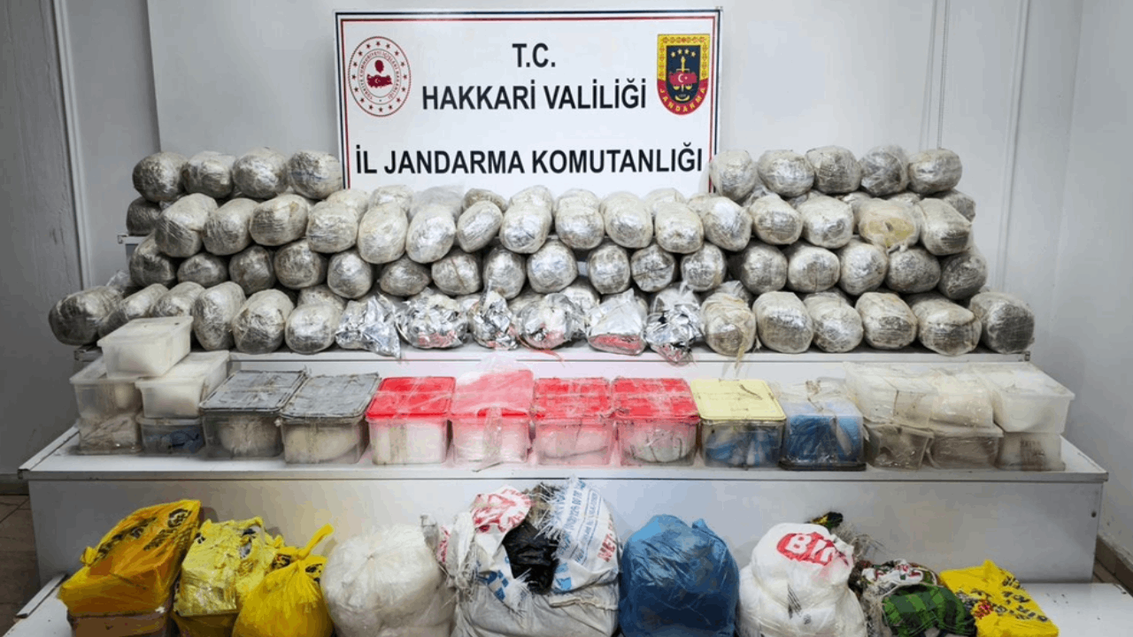 Hakkari’de 121 kilo uyuşturucu yakalandı