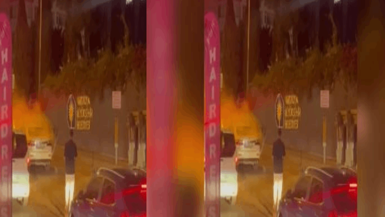 Antalya'dan bir otomobil seyir halindeyken yandı