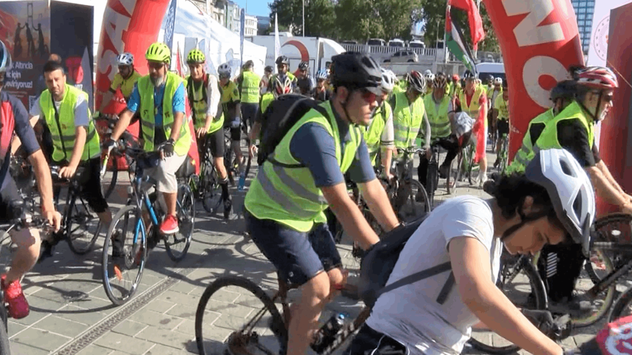 15 Temmuz etkinlikleri kapsamında İstanbul'da bisiklet turu düzenlendi