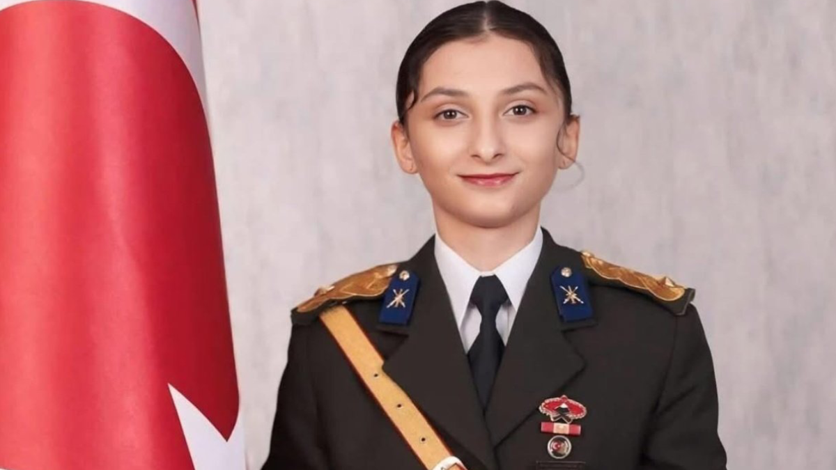 Mahkemeden Ebru Teğmen hakkında 'pes' dedirtecek karar