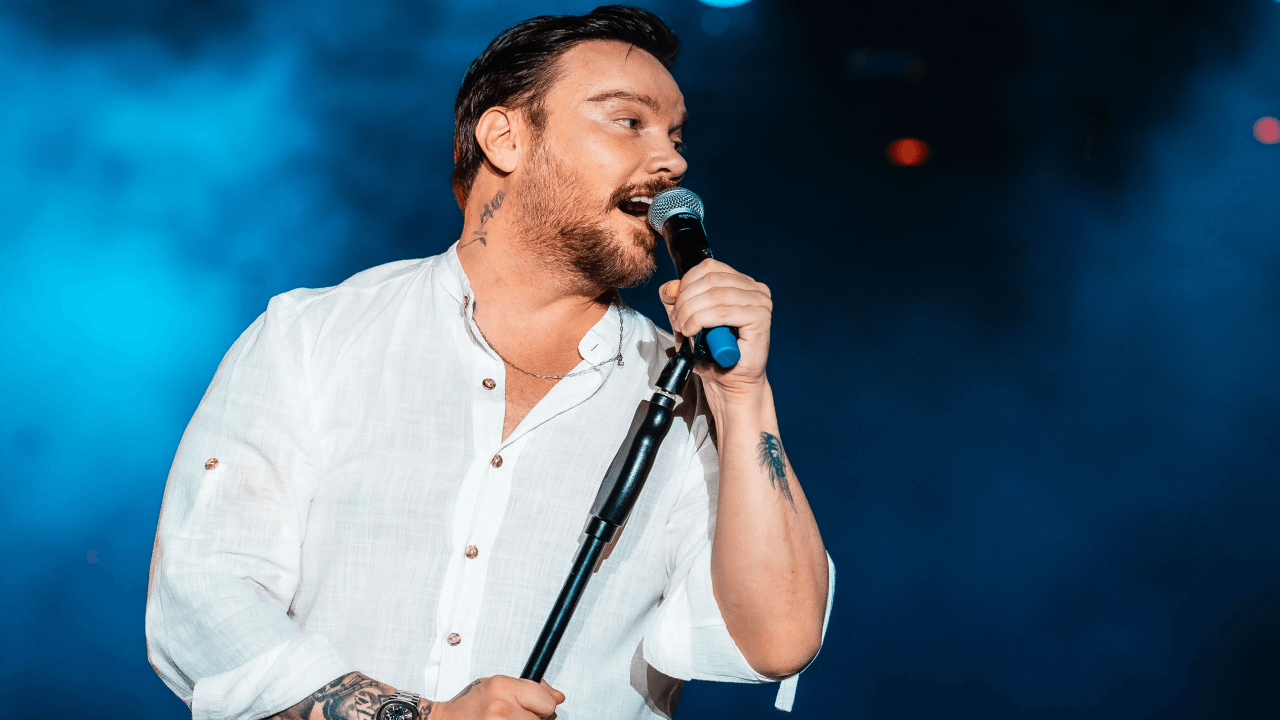 AKP'nin gözde sanatçısı AKP'yi karıştıran festivalde
