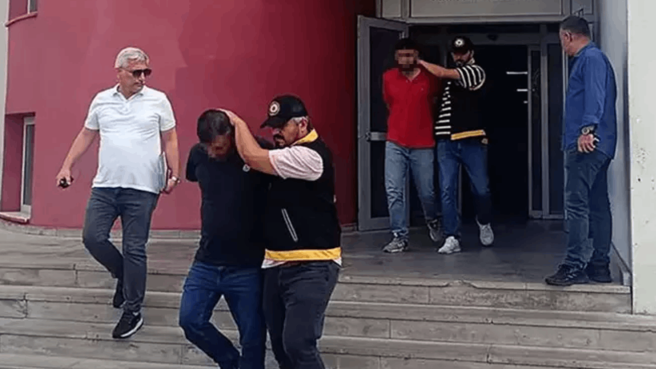 Kendilerini polis olarak tanıtıp, 4 milyon 250 bin lira dolandırdılar