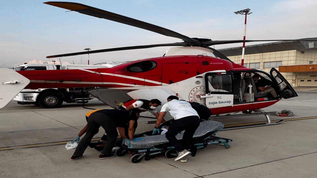 Van'da hasta, ambulans helikopterle hastaneye kaldırıldı